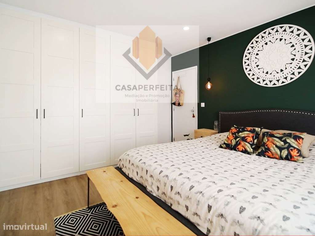 Apartamento T3 Renovado com Varandas, Lugar Garagem e Arrumo - Cent...-35