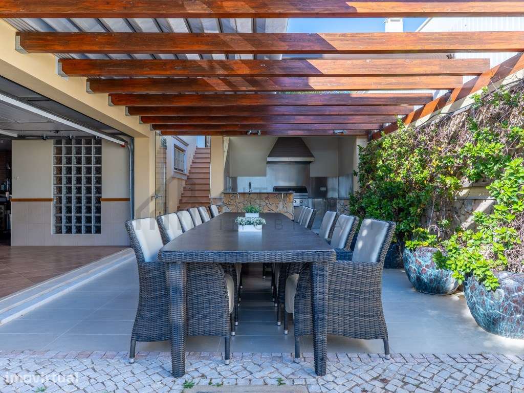 Moradia T5 contemporânea com Piscina e vista Mar na Galé em Albufeira-37