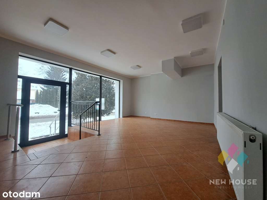 Lokal użytkowy w centrum - parter, witryna-2