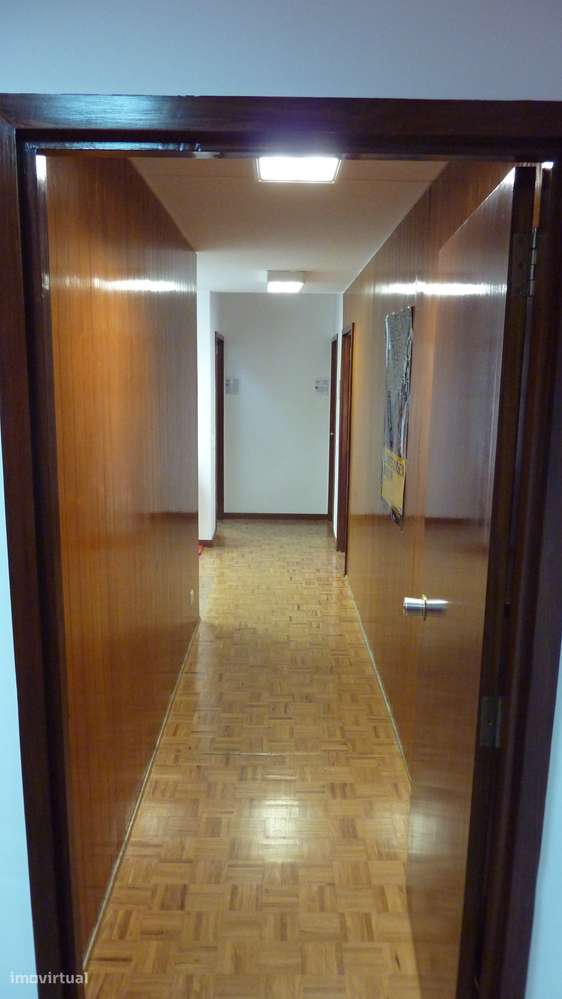 Escritório à venda na Avenida Fontes Pereira de Melo, 35-30