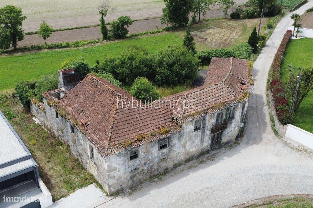 Moradia para restauro localizada em Vila Cova, Barcelos - Grande imagem: 5/11
