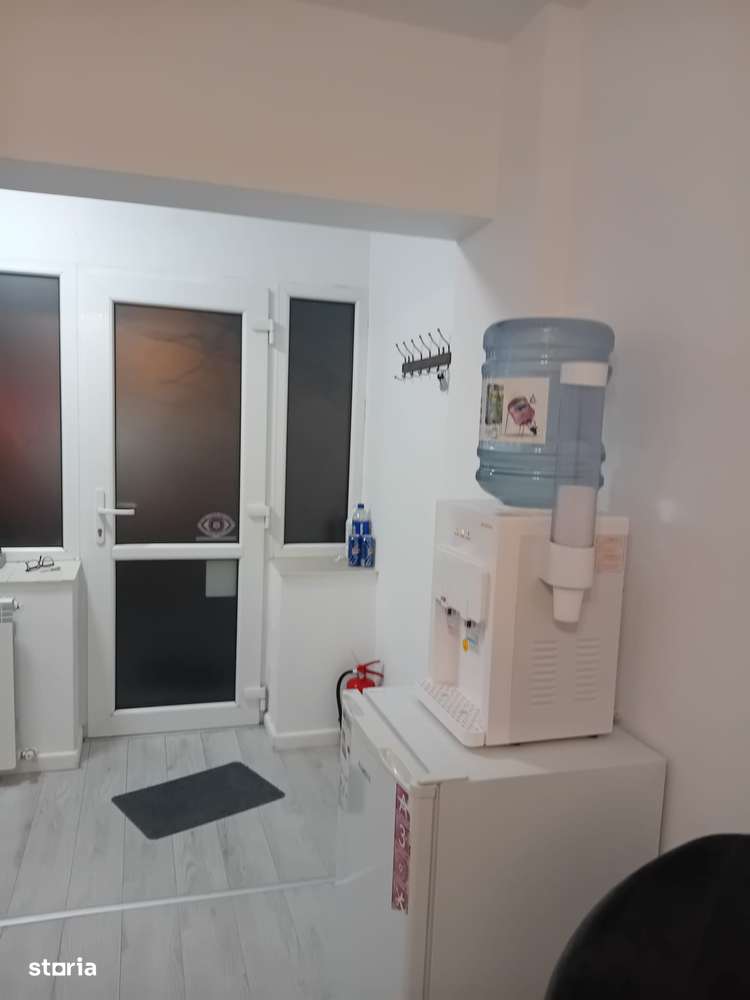 Birou-spatiu comercial cu impact stradal intersecție Far - Imagine principală: 4/7