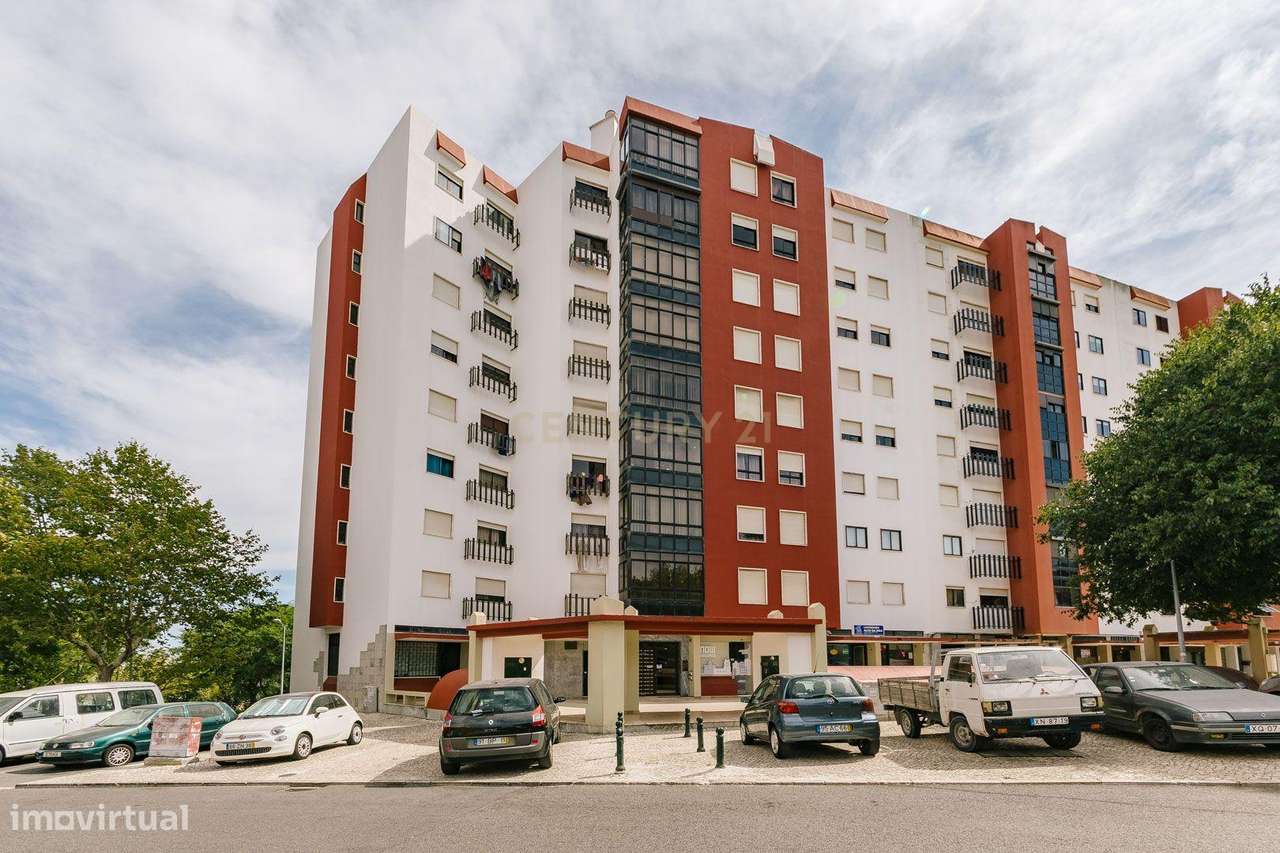 Apartamento Renovado em Santa Iria de Azoia T2 com Elevador - Grande imagem: 1/16