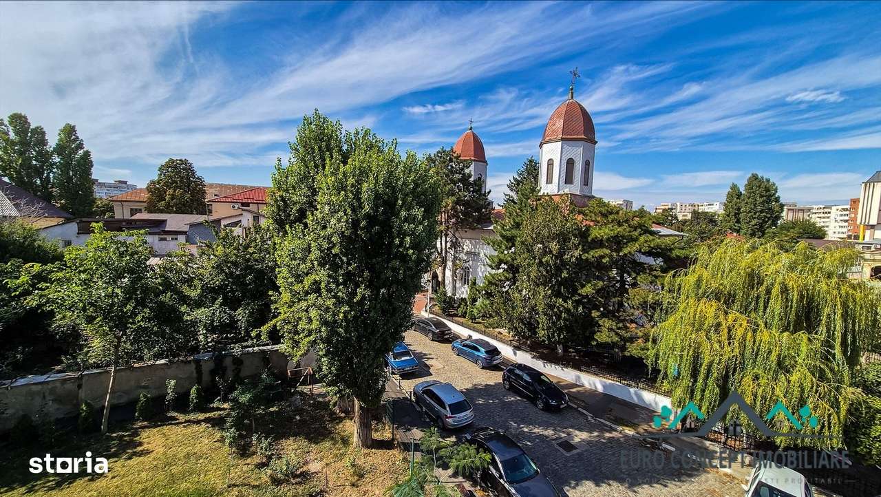 Apartament de vânzare cu 2 camere - zonă centrală-12