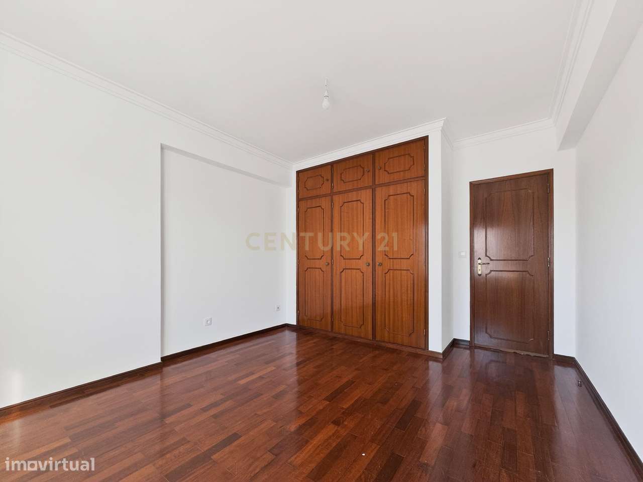 Arrenda-se Apartamento T3 na Cruz de Pau – Excelentes Áreas e Varanda - Grande imagem: 4/11