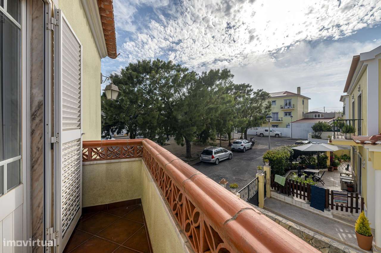 Moradia T4 Independente com Jardim – A 12 min a pé da Praia e 35 min d-41