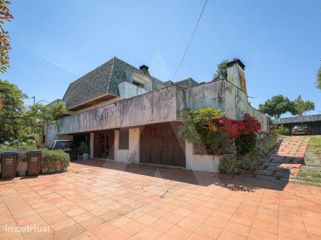 Moradia T6 Isolada  e de Prestígio em São João da Madeira!-48