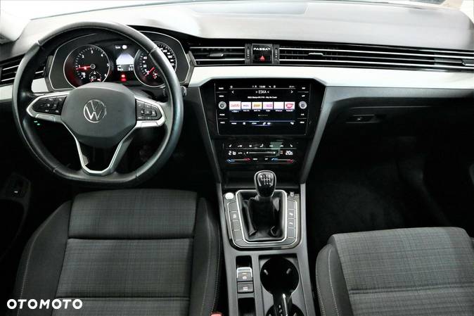 Volkswagen Passat 2.0 TDI EVO Business - 9