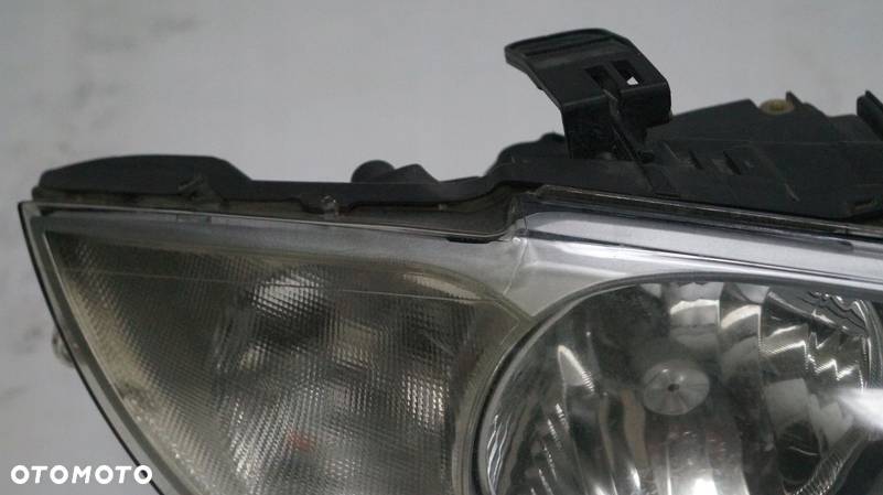 LAMPA PRZEDNIA PRAWA BMW SERIA 1 E87 - 2