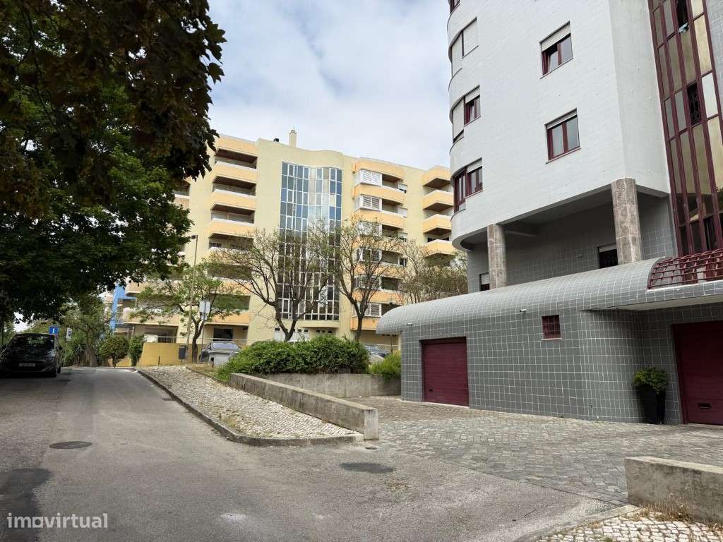 A PROCURA DE UM ESTACIONAMENTO ? TEMOS A SOLUÇÃO!
 Parqueamento pr... - Grande imagem: 4/14