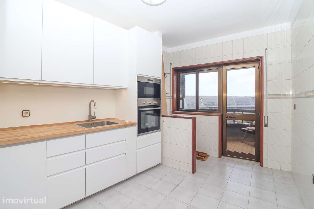 T2+1 em frente à estação de Ermesinde- Arrendamento - Grande imagem: 2/24