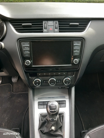 Skoda Octavia 1.6 TDI GREENLINE - 37