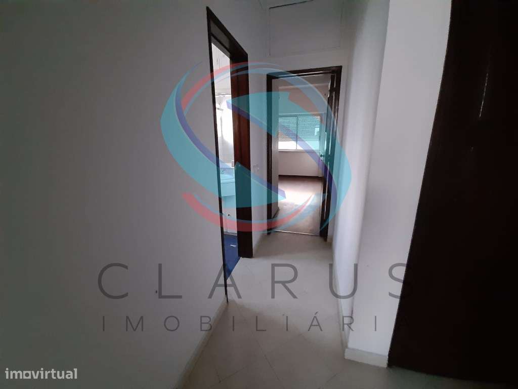 Excelente Apartamento T2 -Almada-15