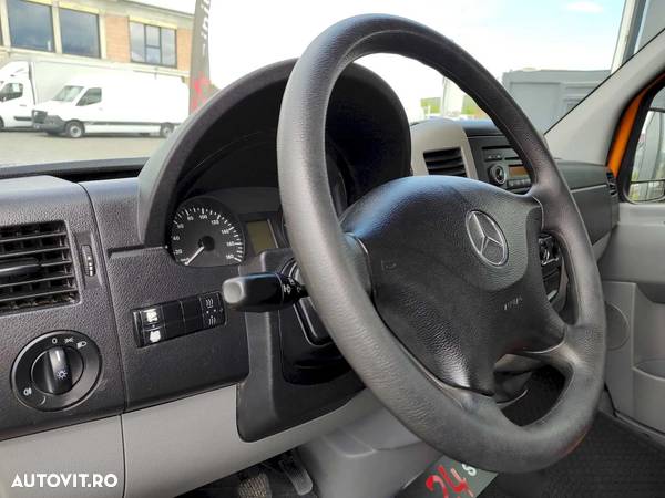 Mercedes-Benz Sprinter 6 loc. basculabila 3 parti. Masa max. 3500 kg. - 18