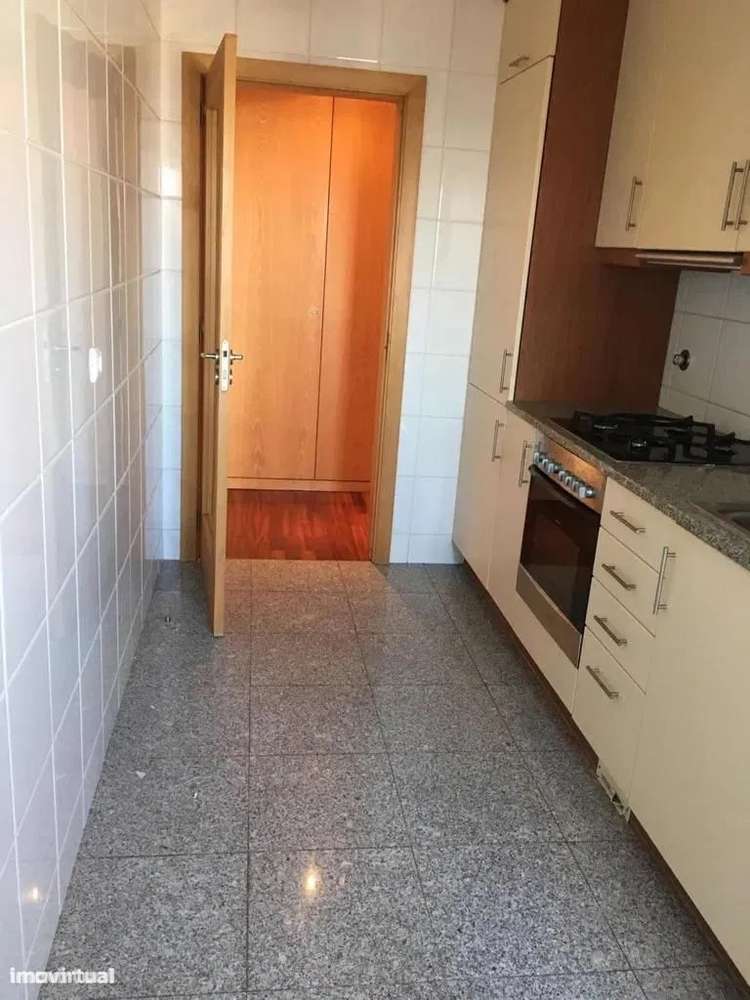 Apartamento T1+1 em Paranhos, Porto-7