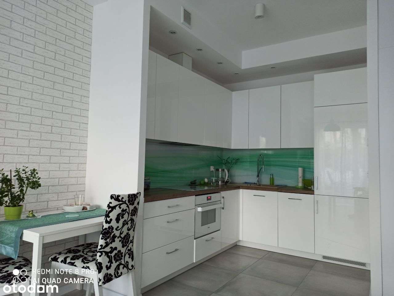Mieszkanie z zielonym tarasem / A flat with a terrace