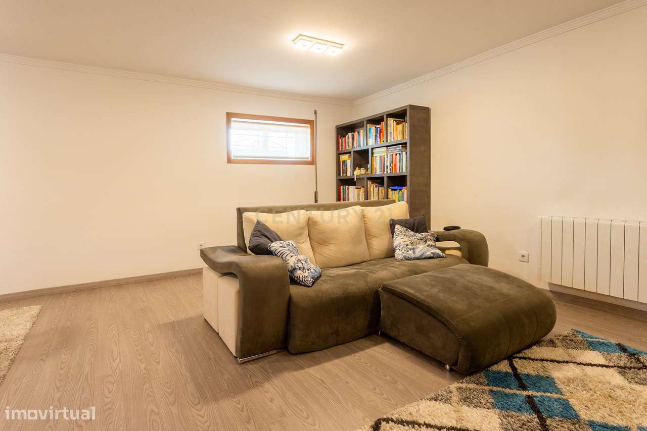 Moradia T4 de Luxo - Câstelo da Maia-16