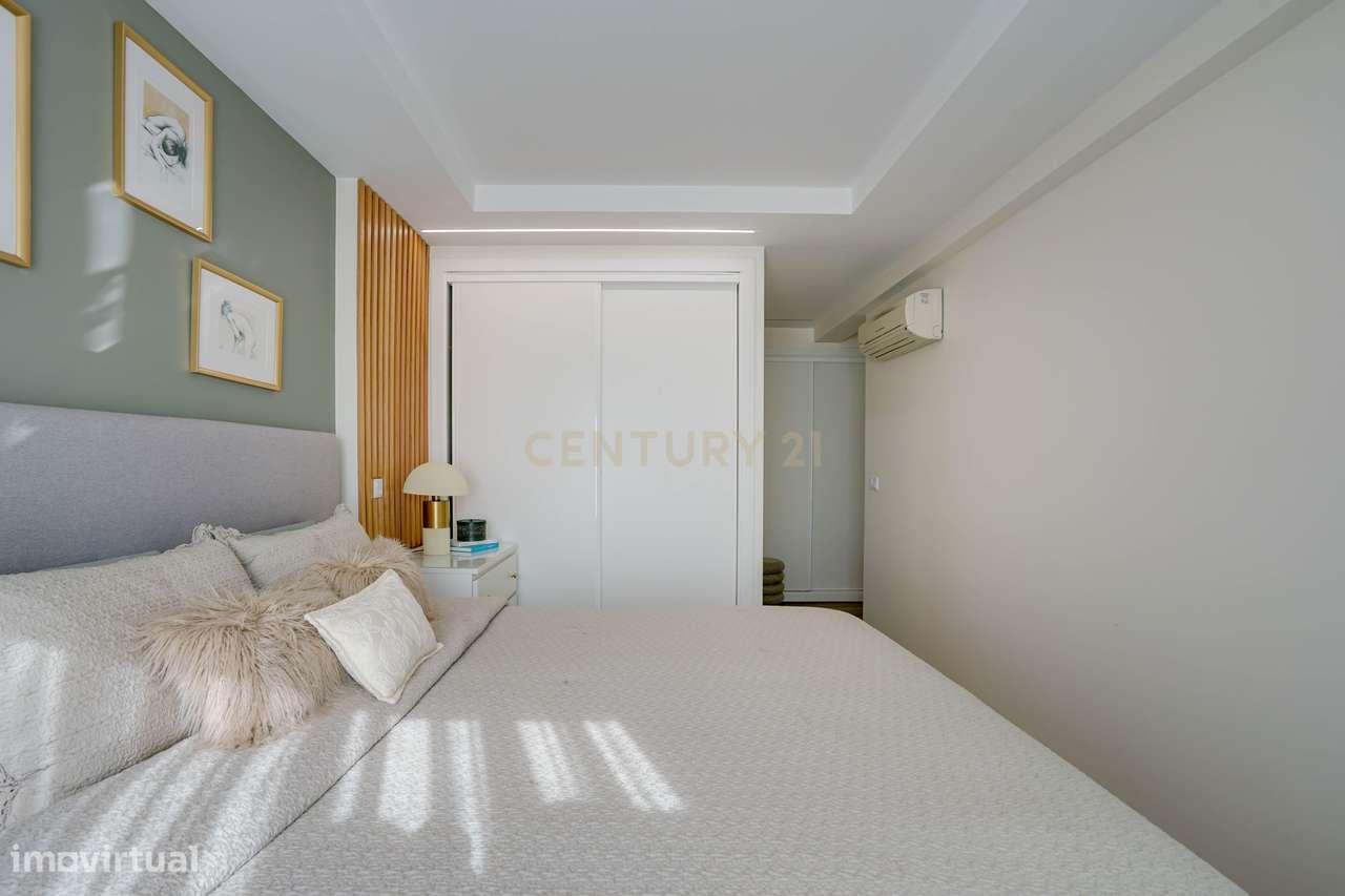 Apartamento T3 na Praça da Concórdia, Montijo-13