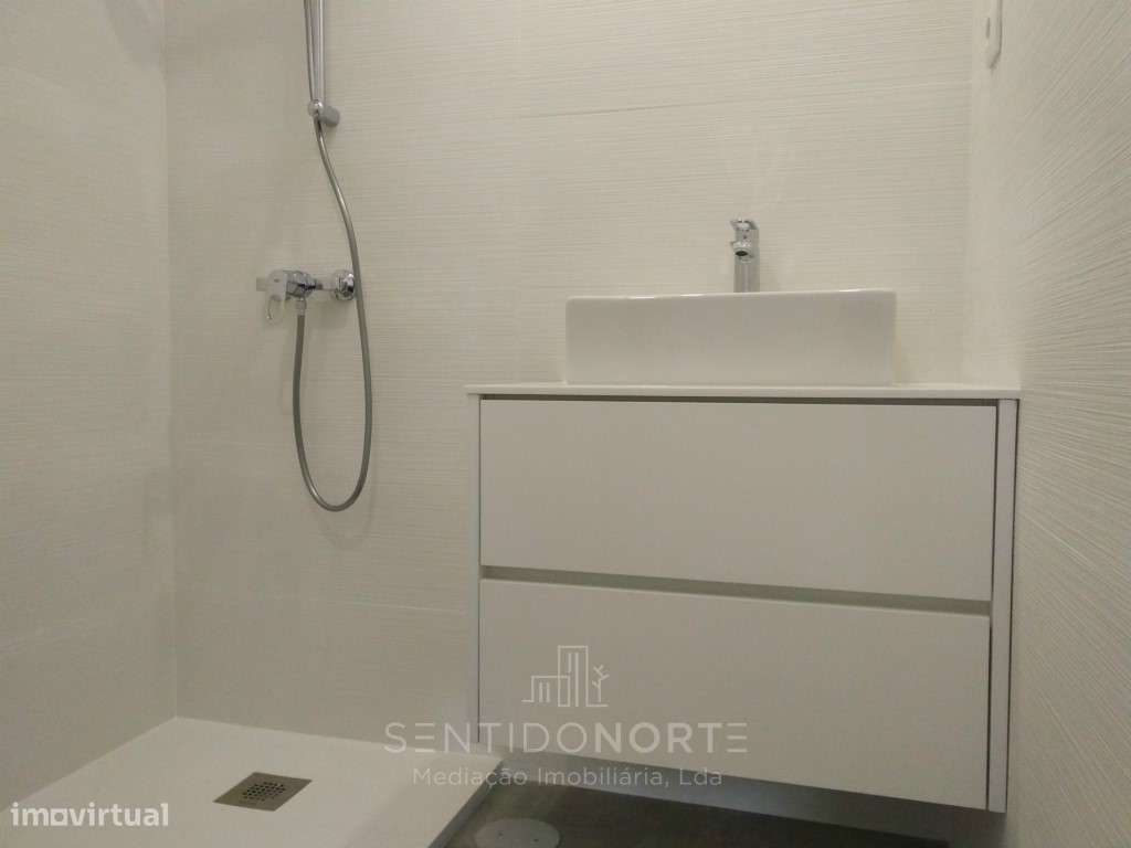 Apartamento T4 junto à Rotunda da Boavista-22