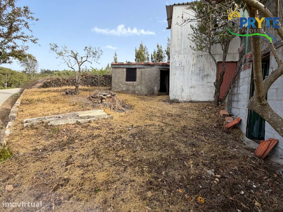 Moradia de 2 pisos na Freguesia da Ermida e Figueiredo-43