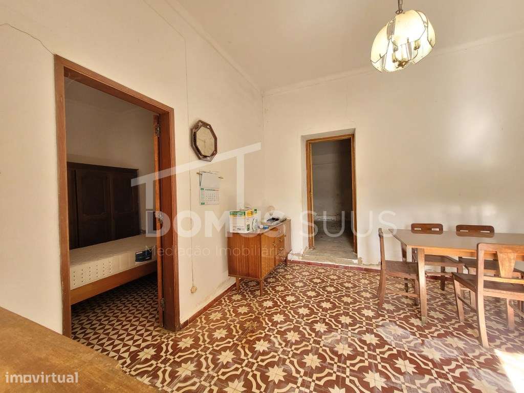 Moradia térrea localizada em zona calma-5