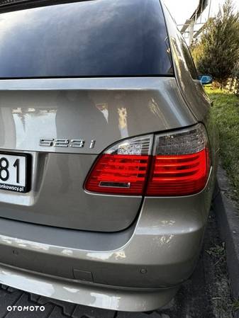 BMW Seria 5 523i Edition Exclusive - 35