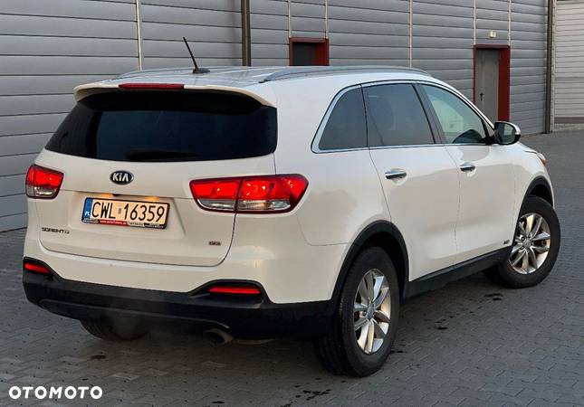 Kia Sorento - 4