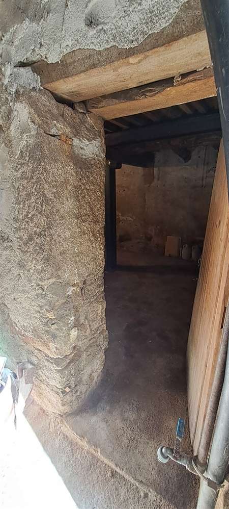 Moradia para restaurar T2 em Miranda do Douro-26