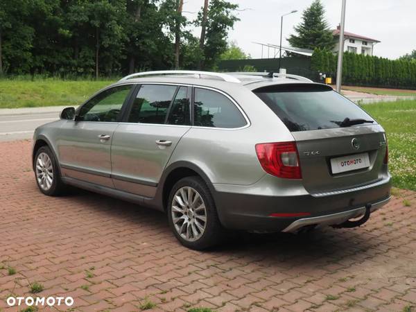 Skoda Superb 2.0 TDI Platinum Outdoor DSG - 14