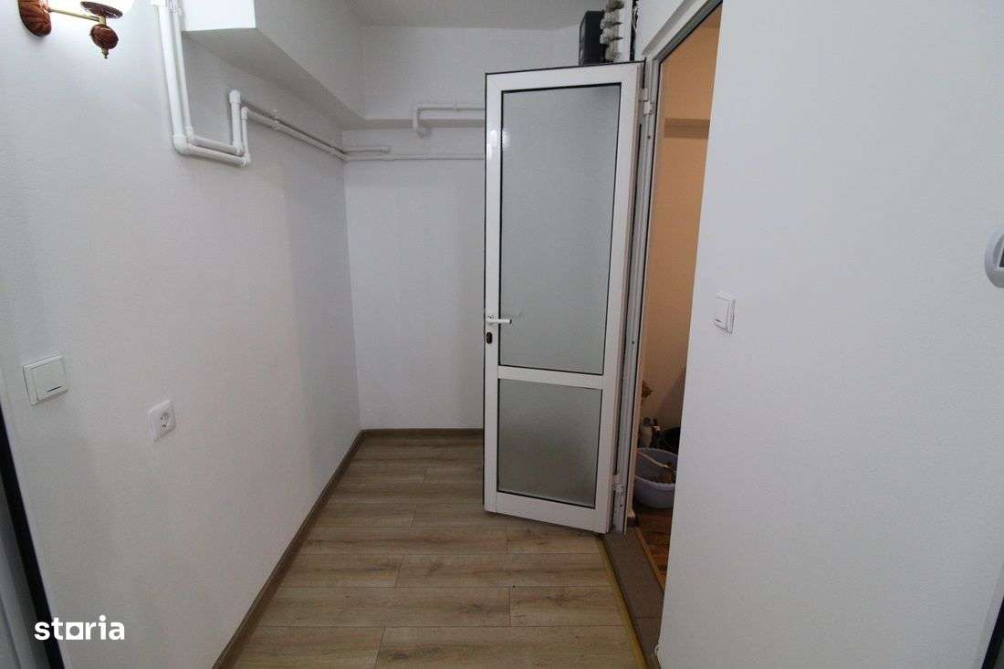 Vând spațiu comercial în Hunedoara, Central-Union, 52,5mp - Imagine principală: 4/9