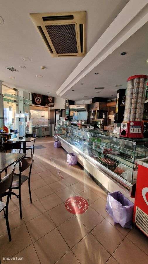 Odivelas, zona de elevado tráfego pedonal e rodoviário - Grande imagem: 5/7