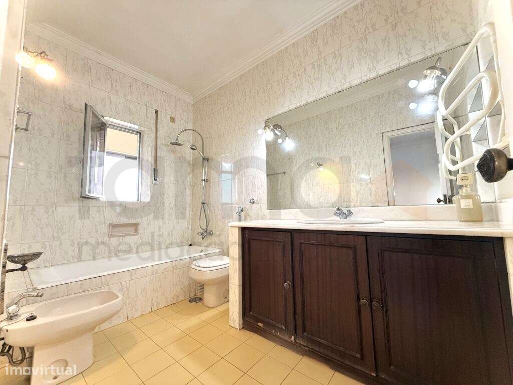 APARTAMENTO T4 EM OEIRAS-21