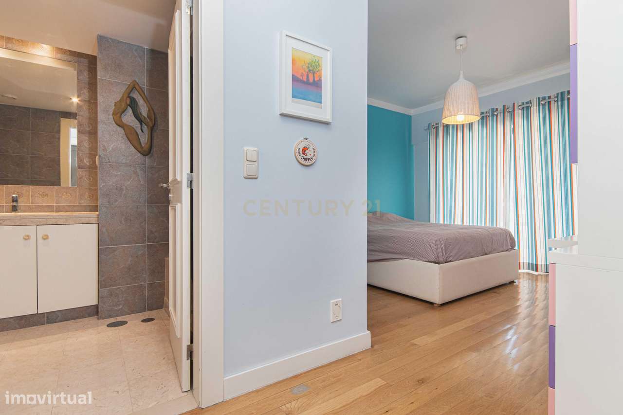 Apartamento T6 Único com Varandas Envolventes | Parque das Nações-16