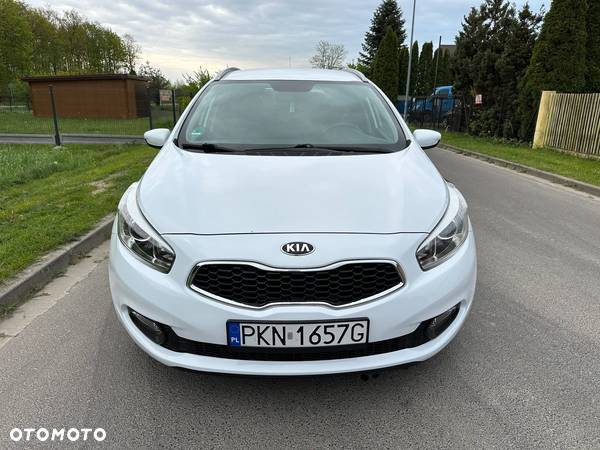 Kia Ceed 1.6 GDI ISG SW Platinum Edition - 8