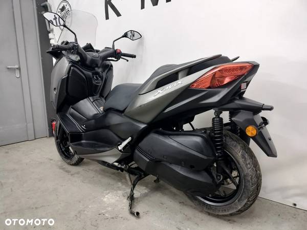 Yamaha X-max - 17