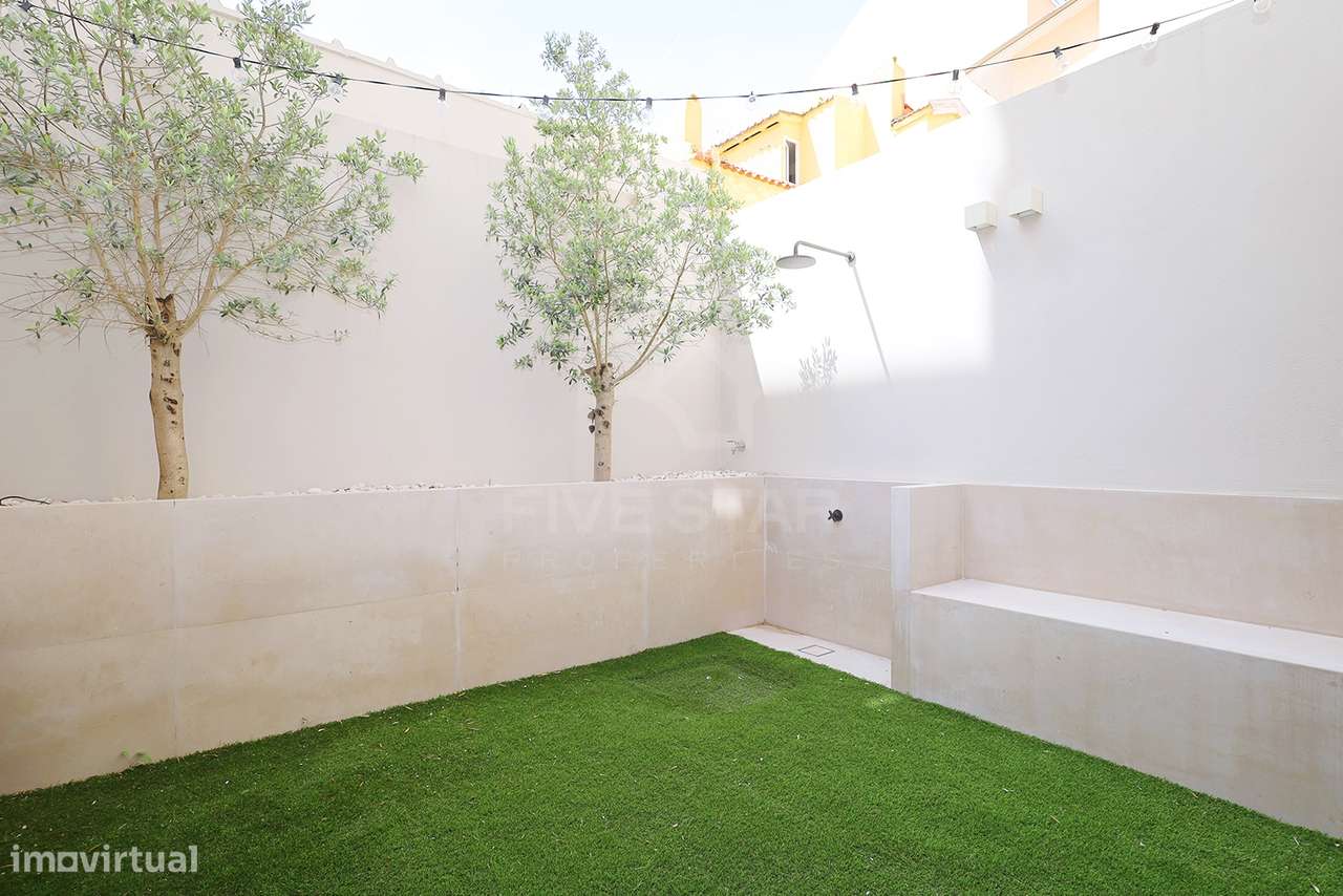 Moradia T2 renovada – Jardim Privativo- Belém-17