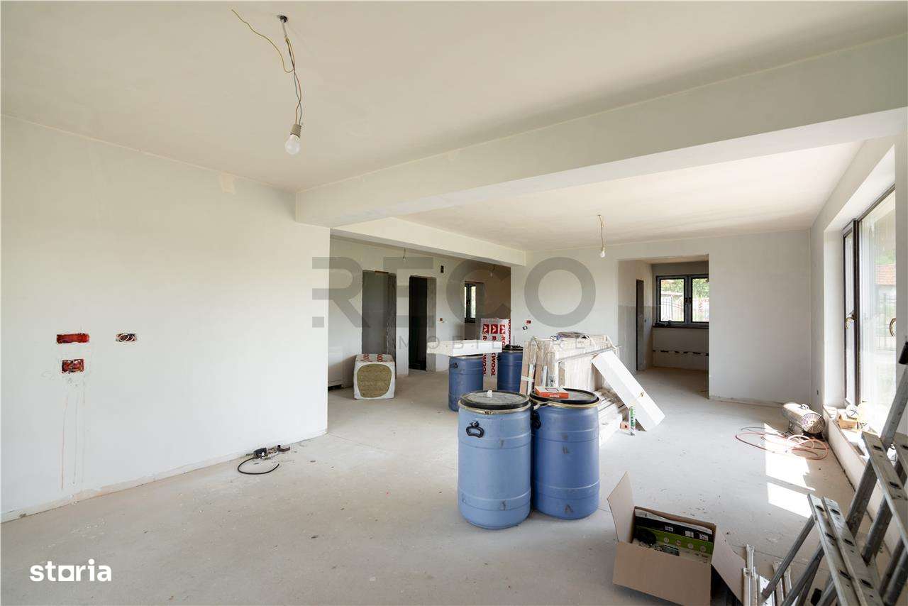 Casa cu living+3 camere cu panorama si teren mare pe Sofiei - Imagine principală: 4/20