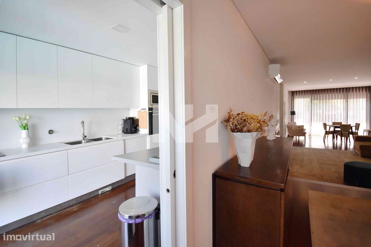 Moradia T4 Contemporânea | 4 Suites | C/ Piscina-15
