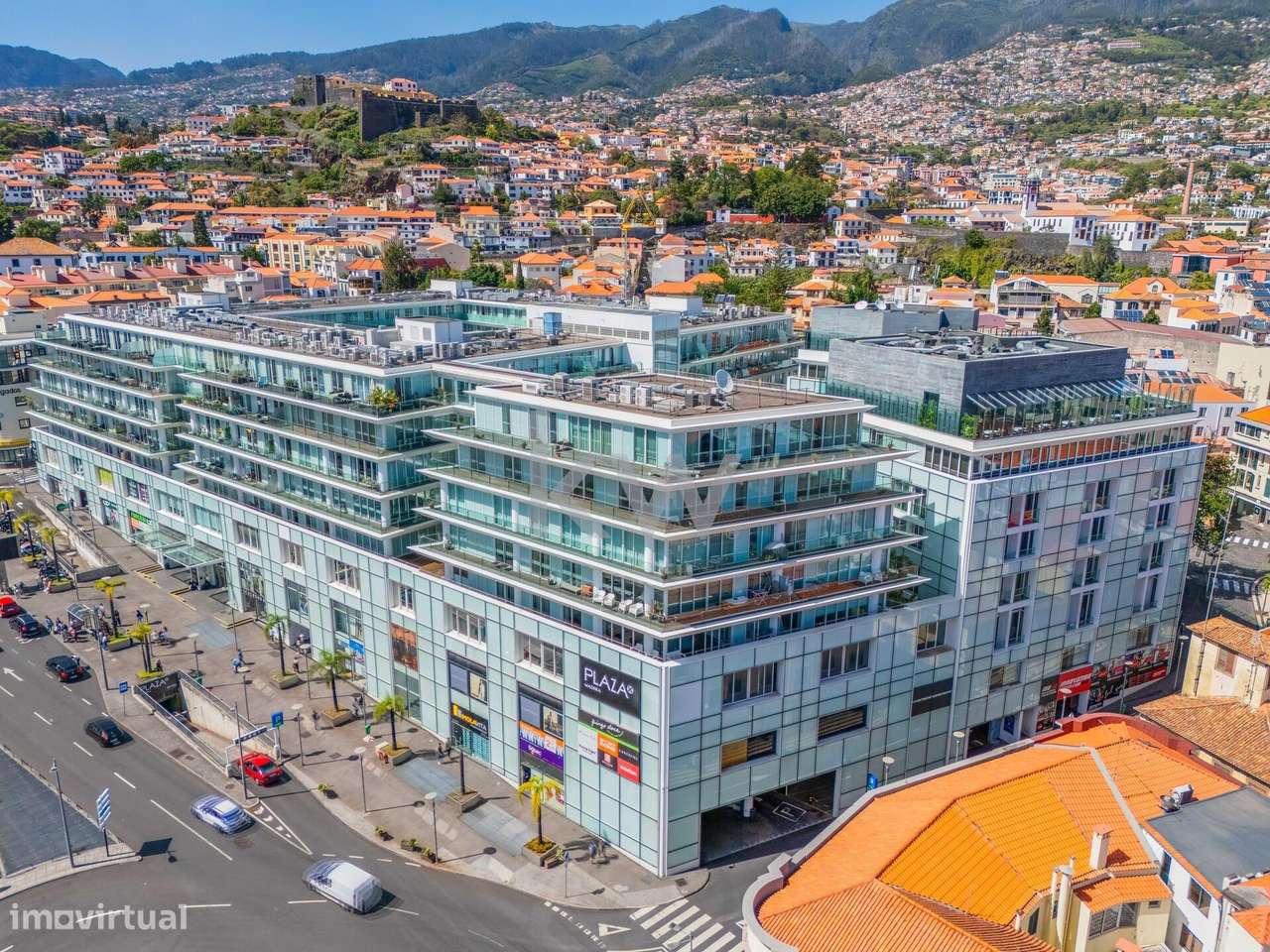 Fantástico T4 no emblemático Funchal Centrum/Plaza - Grande imagem: 4/43