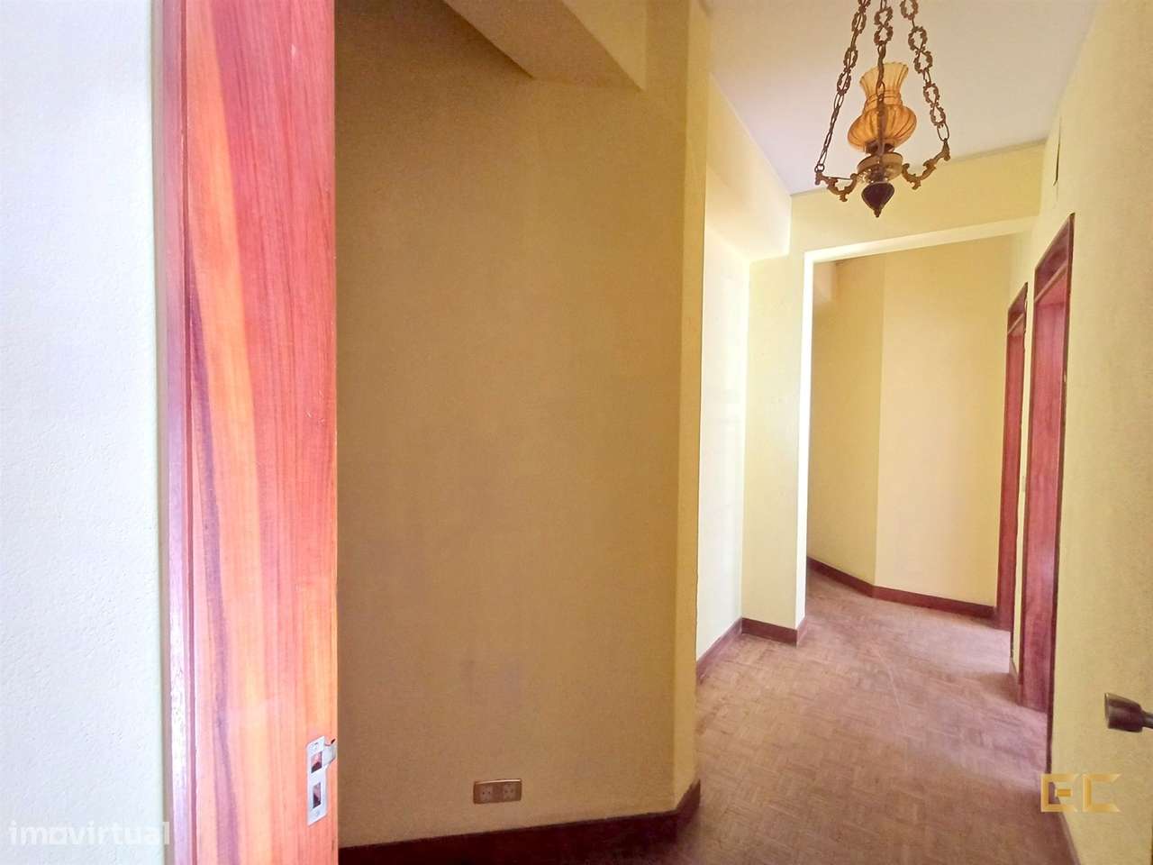 Apartamento T3 com Garagem - Abadias!-16