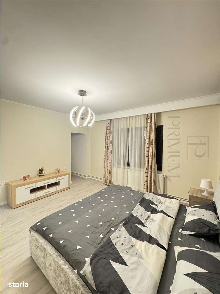 MEHALA - VILA SPATIOASA - 9 CAMERE - GARAJ - TEREN GENEROS - Imagine principală: 5/18