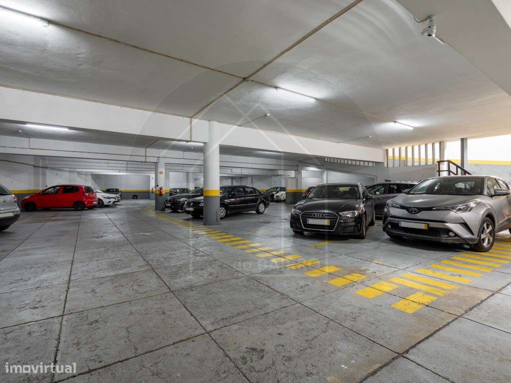 Parque de Estacionamento com 53 Lugares | Investimento Seguro | Porto-17