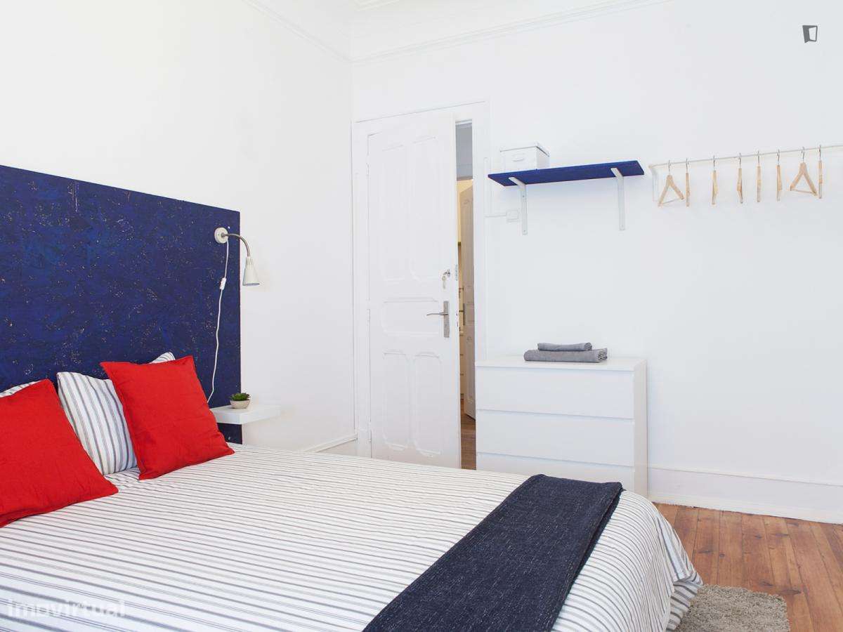 Quarto - localizado em São Sebastião Lisbon - Grande imagem: 2/14