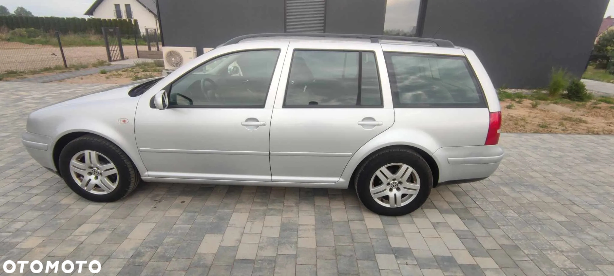 Volkswagen Golf - 5