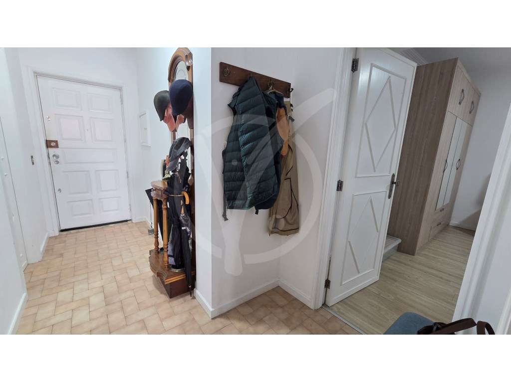 Apartamento T2 com terraço na primeira linha da praia em Aver-o-Mar.-7