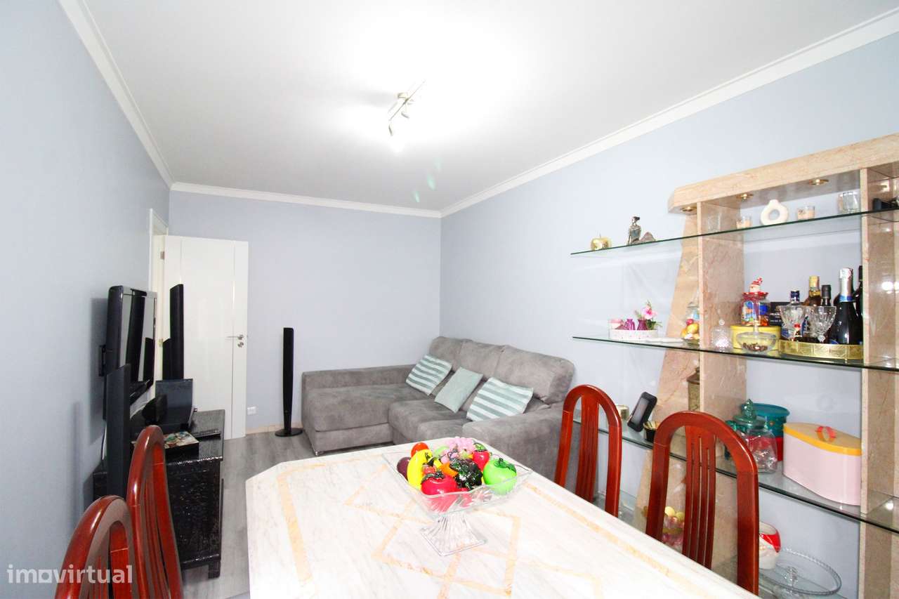 Apartamento T3 Torre da Marinha-19