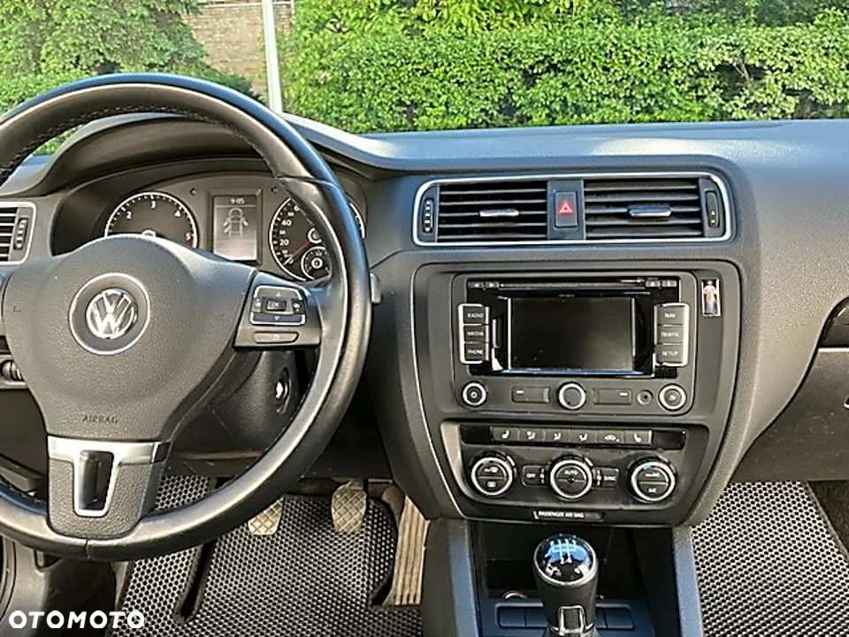 Volkswagen Jetta 1.6 TDI Comfortline Optimum - 4