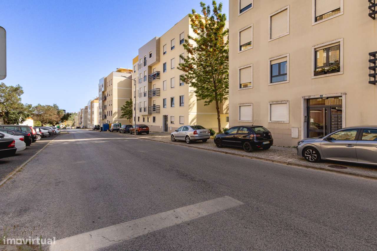 APARTAMENTO T2 | SUÍTE | LUGAR DE ESTACIONAMENTO | VIALONGA-32