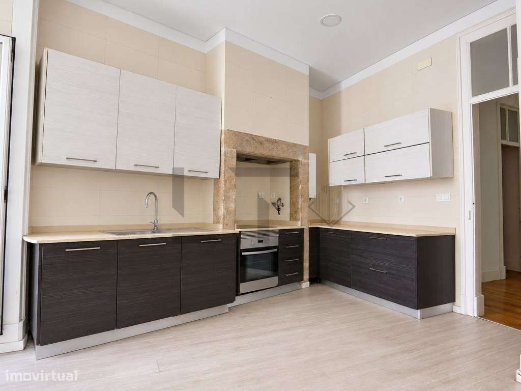 Apartamento T3+1 com Pátio Privado a 2 passos da Av. da LIberdade p...-18