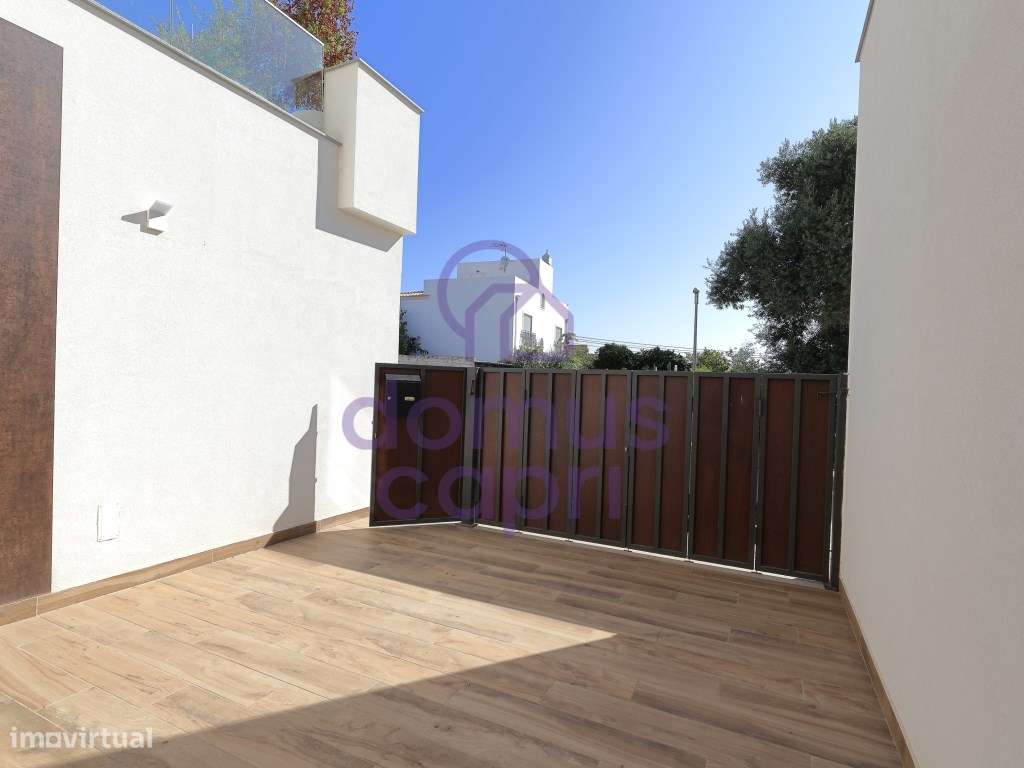 Moradia T3 com Vista Mar, Piscina e Estacionamento em Fuzeta-14